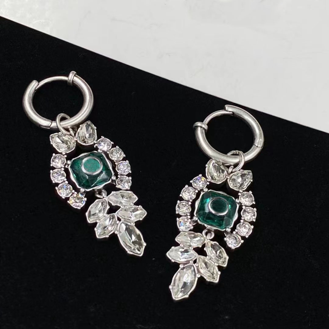 New Charm Earrings Fashion Luxury Brand Designer Classic Rhinestone Emerald Earrings Wedding Party Christmas Gift Excellent Quality Jewelry with Box and Stamp
New Charm Earrings Fashion Luxury Brand Designer Classic Rhinestone Emerald Earrings Wedding Party Christmas Gift Excellent Quality Jewelry with Box and Stamp