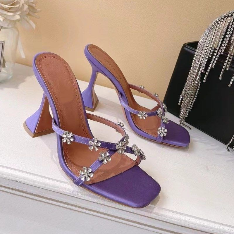 Amina muaddi Begum Crystal-Embellished Buckle Stain Open Toe Tube Heel Sandals Women's Luxury Designer Dress Shoes Evening Slingback Sandals 35--42Size, Shoe box
Amina muaddi Begum Crystal-Embellished Buckle Stain Open Toe Tube Heel Sandals Women's Luxury Designer Dress Shoes Evening Slingback Sandals 35--42Size, Shoe box