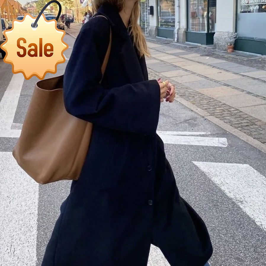 Luxury Designer Handbags Female Fashion Texture Leather Large Capacity Single Shoulder Bag Europe and America Fashion Casual Tote Bags Female Factory Direct Sales, White medium
Luxury Designer Handbags Female Fashion Texture Leather Large Capacity Single Shoulder Bag Europe and America Fashion Casual Tote Bags Female Factory Direct Sales, White medium