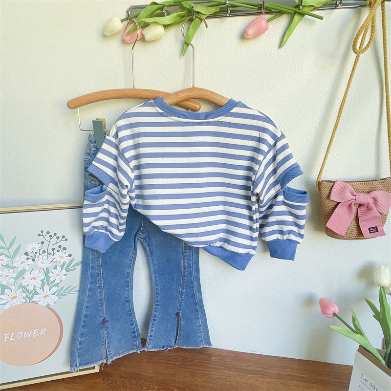 Clothing Sets Girls Autumn Fashion Striped Sweatshirt and Flared Jeans 2Pcs for Kids Baby Clothes Outfits 221118