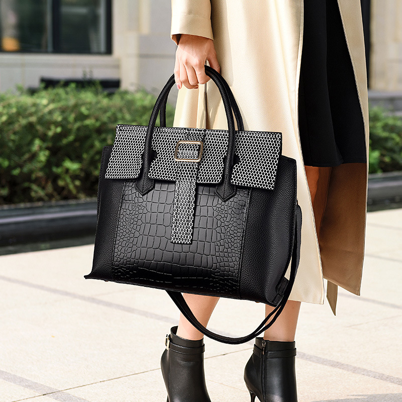 Women Inclined Shoulder Bags Fashion casual Womens Bag Small Handbag Totes High-capacity Genuine leather Large volume wholesale Girl Mobile Phone Bag Black 10605
Women Inclined Shoulder Bags Fashion casual Womens Bag Small Handbag Totes High-capacity Genuine leather Large volume wholesale Girl Mobile Phone Bag Black 10605