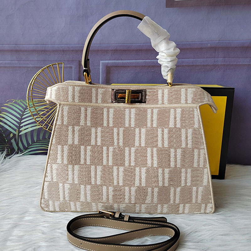 Plain Totes Bag Women Handbag Purse Crossbody Bags Chenille Letter Brocade Pattern Classic Twist Lock Metal Closing Design Detachable Strap Large Capacity Pocket, Box
Plain Totes Bag Women Handbag Purse Crossbody Bags Chenille Letter Brocade Pattern Classic Twist Lock Metal Closing Design Detachable Strap Large Capacity Pocket, Box