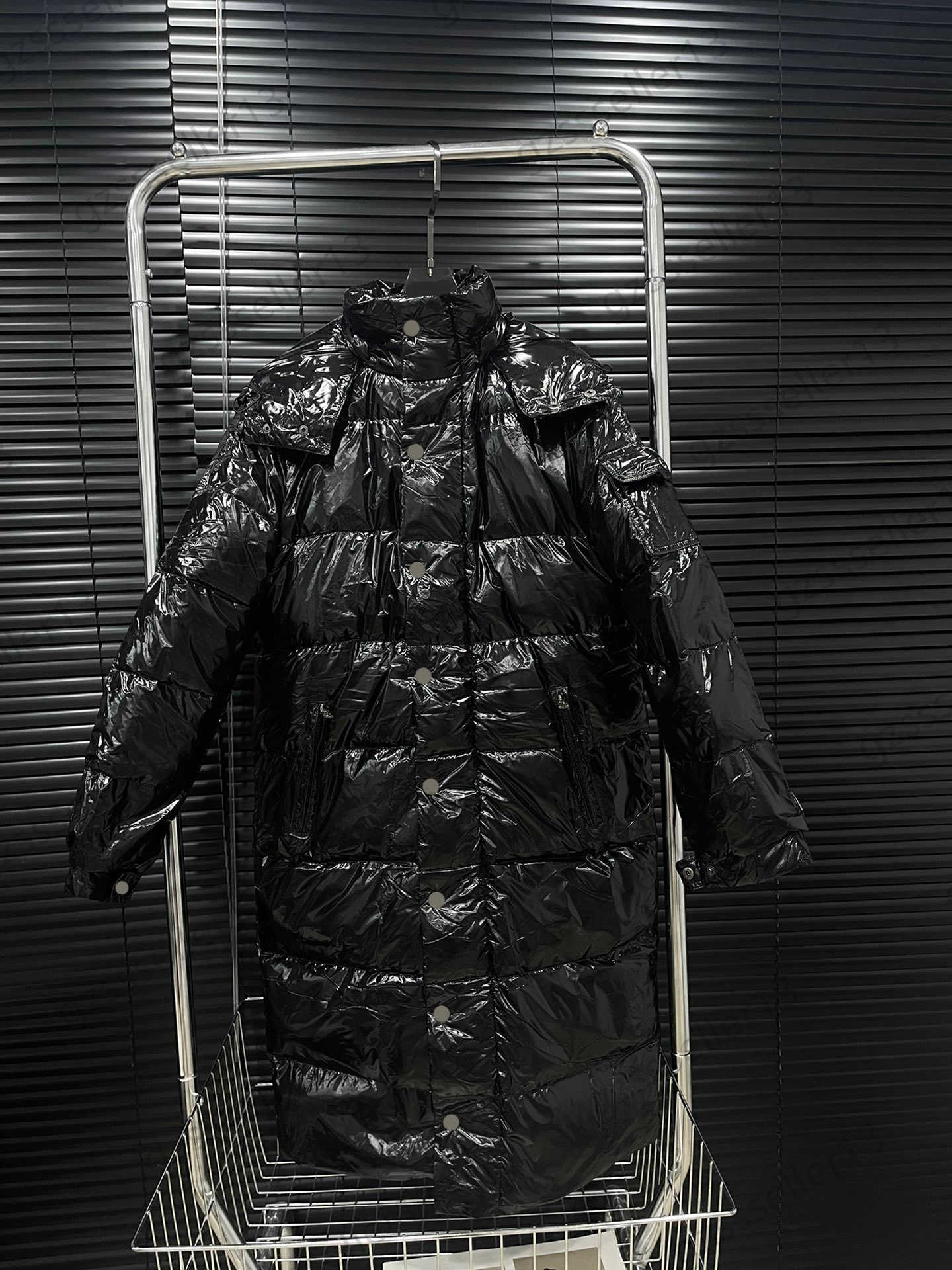 Puffer Coat Womens Down Parkas Metal Zipper Flap Stand Collar Designed Keep Neck Warm Long Winter Coats Eiderdown Stuffed Light Against Cold Jacket Women Wear
Puffer Coat Womens Down Parkas Metal Zipper Flap Stand Collar Designed Keep Neck Warm Long Winter Coats Eiderdown Stuffed Light Against Cold Jacket Women Wear