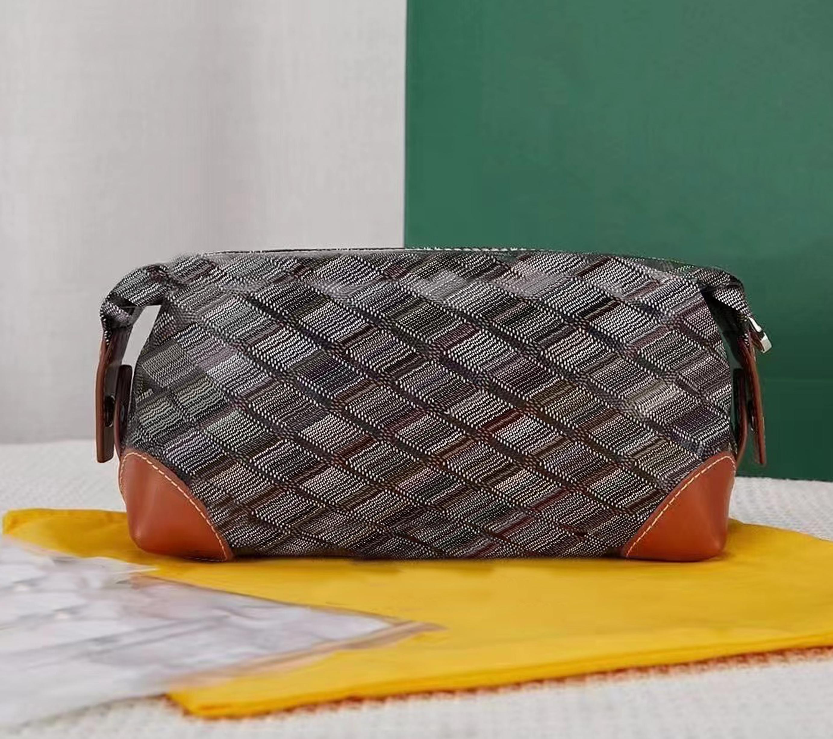 Clutch Bags Women men toilet ecrue bag Highest quality Envelope package documents Toiletry Pouch Protection Makeup Clutch Leather a3
Clutch Bags Women men toilet ecrue bag Highest quality Envelope package documents Toiletry Pouch Protection Makeup Clutch Leather a3