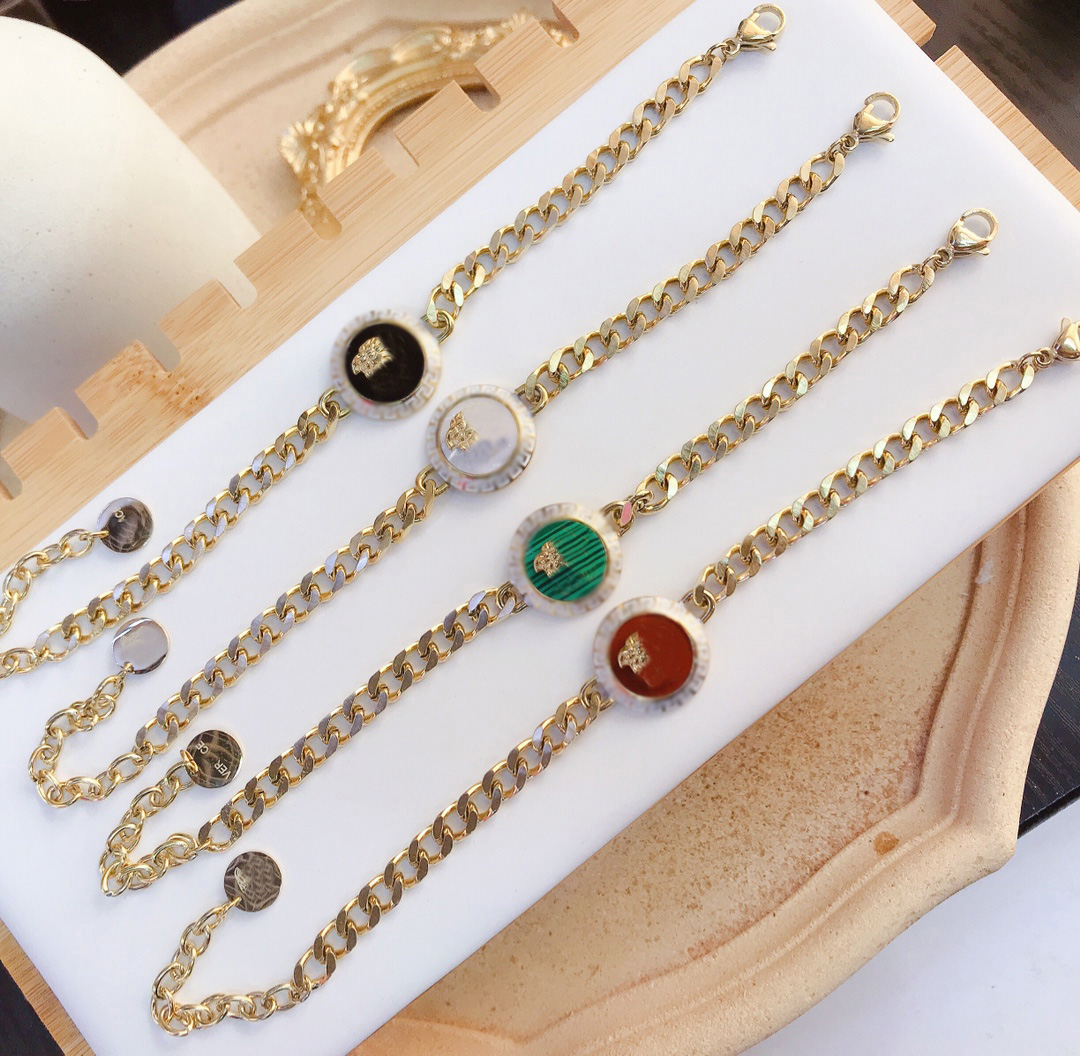 Gold Men Bracelets Stainless Steel Chain Fashion Women Bangle Enamel 18K Bracelet Wristband Cuff Chain Lovers Gift Wedding Jewelry L036
Gold Men Bracelets Stainless Steel Chain Fashion Women Bangle Enamel 18K Bracelet Wristband Cuff Chain Lovers Gift Wedding Jewelry L036