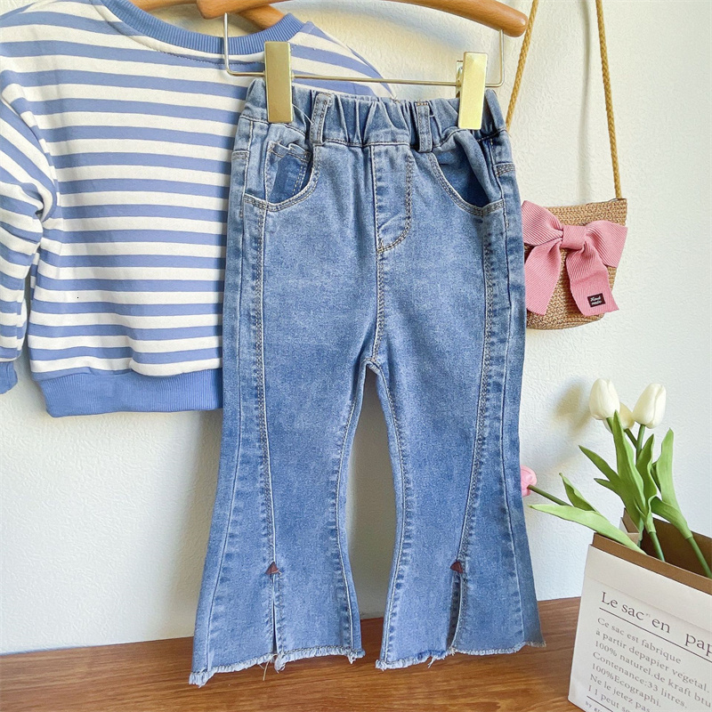 Clothing Sets Girls Autumn Fashion Striped Sweatshirt and Flared Jeans 2Pcs for Kids Baby Clothes Outfits 221118