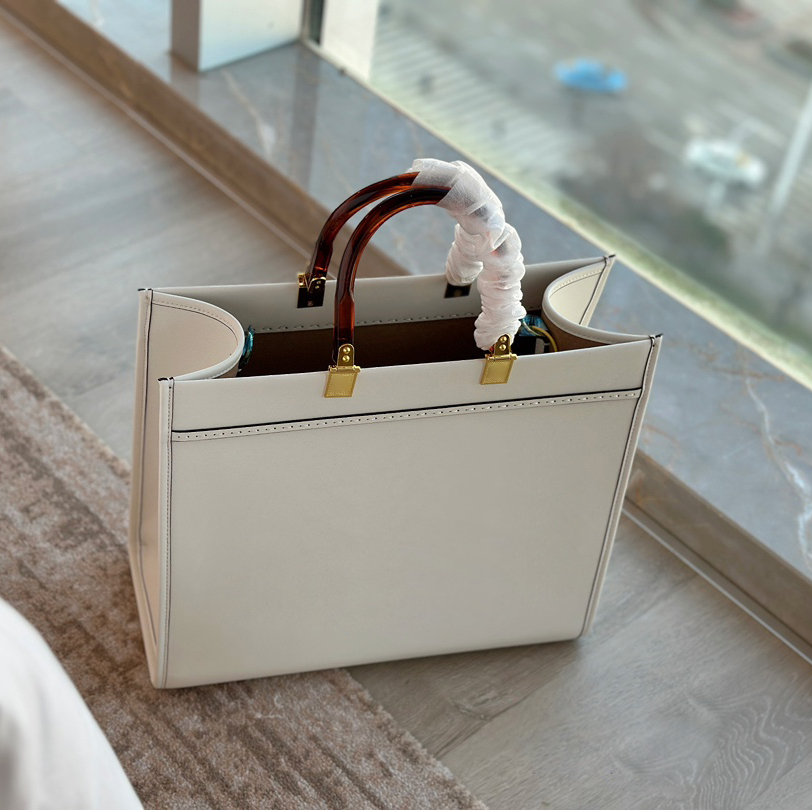 Men Women Luxury Handbags Fashion Totes Crossbody Shoulder Bags Knapsack Large Capacity Designer peekabo Handbag open Totes bag Wallet genuine leather Purse, Extra freight
Men Women Luxury Handbags Fashion Totes Crossbody Shoulder Bags Knapsack Large Capacity Designer peekabo Handbag open Totes bag Wallet genuine leather Purse, Extra freight
