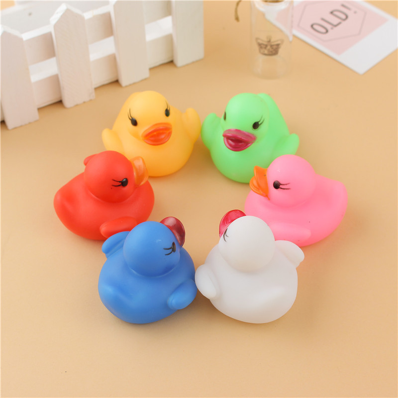 Bath Toys LED Water Sensor Luminous Duck Floating In Colorful Holiday Gift 221118