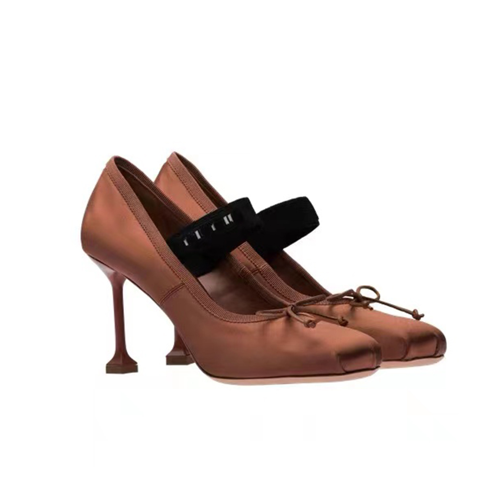 designer shoes Dress Shoes Pleated round toes hight heel pumps satin stiletto women's slip on style Luxury Designers Fashion Dress shoe Evening party QHKF, Pink 8.5cm
designer shoes Dress Shoes Pleated round toes hight heel pumps satin stiletto women's slip on style Luxury Designers Fashion Dress shoe Evening party QHKF, Pink 8.5cm