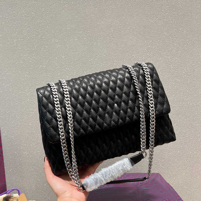 Shoulder Bags TB designer crossbody chain bags women luxury handbag Simple Square Leather Messenger Purses luxurious bag 221116, Tbbag black
Shoulder Bags TB designer crossbody chain bags women luxury handbag Simple Square Leather Messenger Purses luxurious bag 221116, Tbbag black