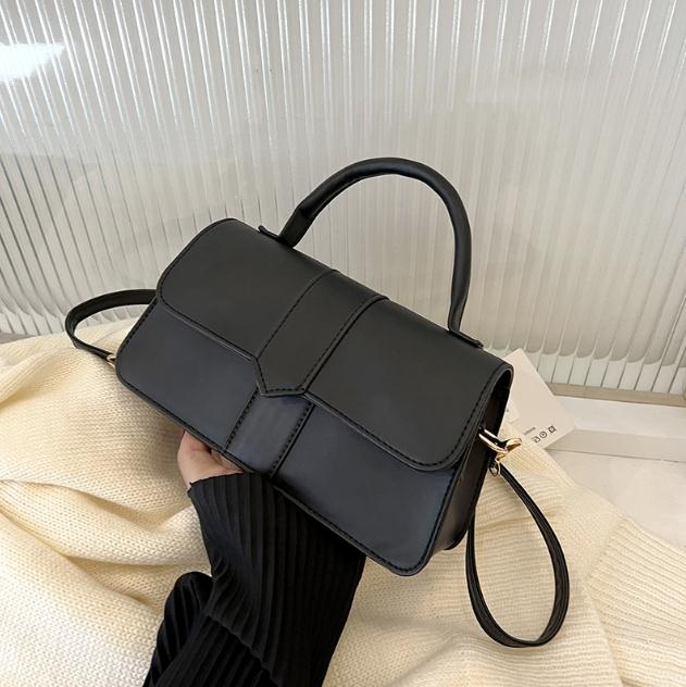 jocquemus Women bag 2023 new high-quality long portable shoulder bag yixiangbudao2017
jocquemus Women bag 2023 new high-quality long portable shoulder bag yixiangbudao2017