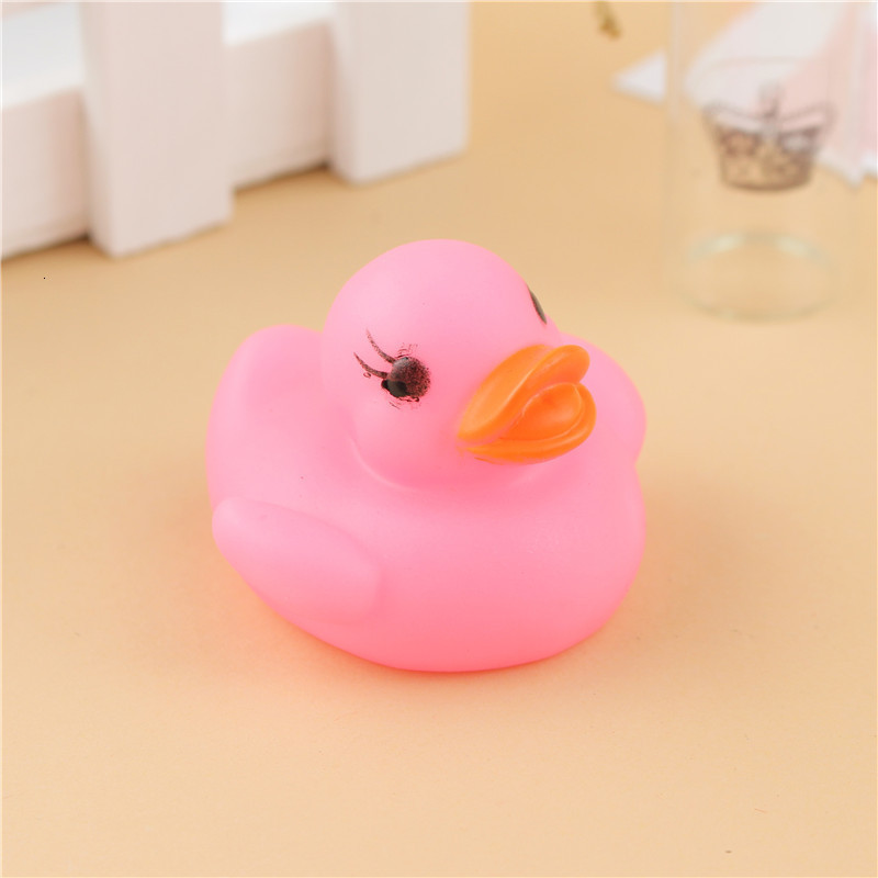 Bath Toys LED Water Sensor Luminous Duck Floating In Colorful Holiday Gift 221118
