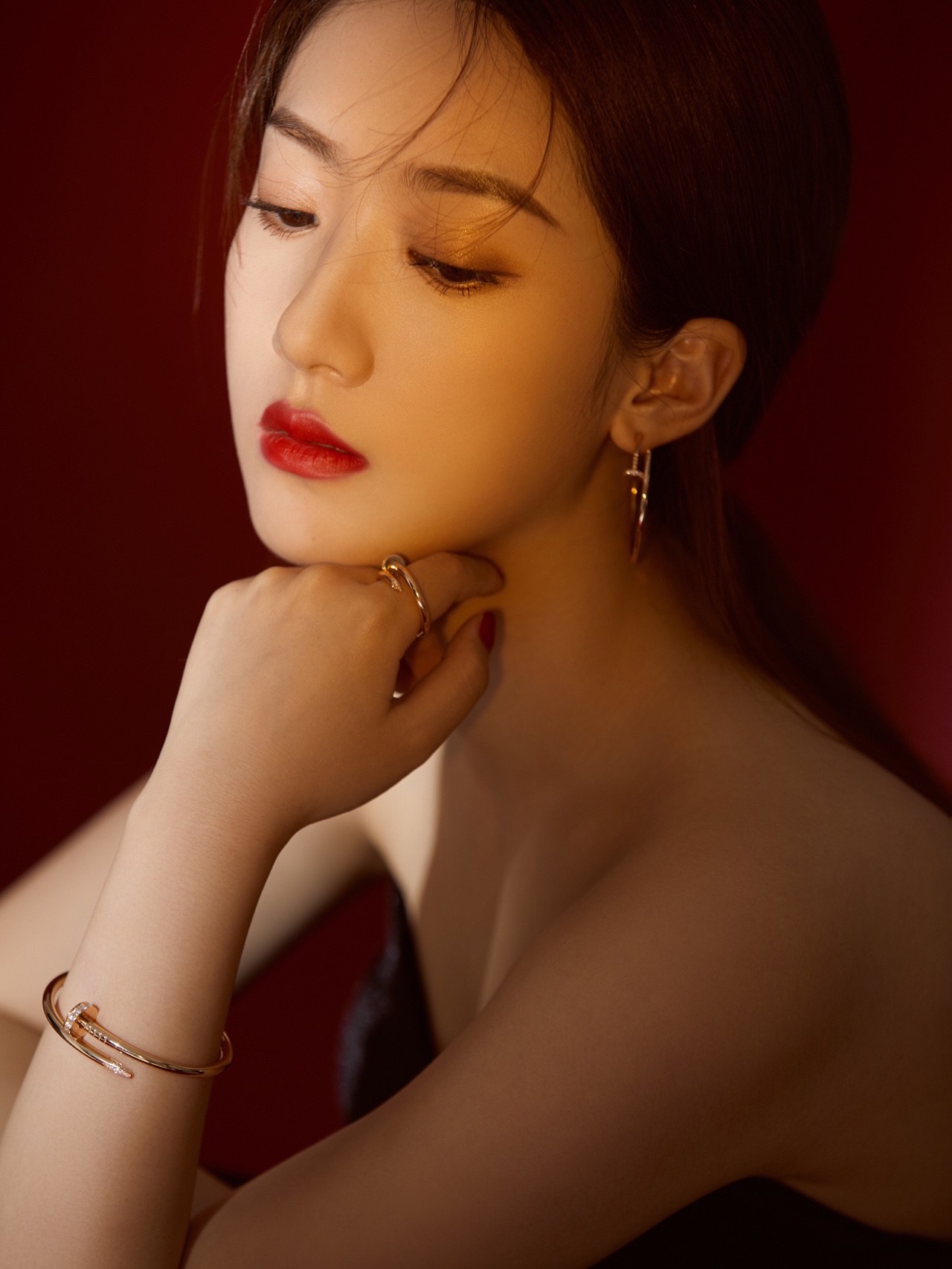 Exquisite Fashionable 18k Gold-plated Earrings Charm Design Diamond Studded Earring Luxury Designer Jewelry Premium Gifts For Girls Selected Gifts Birthday
Exquisite Fashionable 18k Gold-plated Earrings Charm Design Diamond Studded Earring Luxury Designer Jewelry Premium Gifts For Girls Selected Gifts Birthday