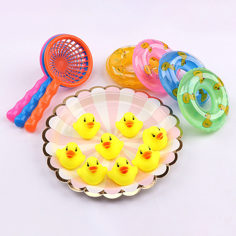 Bath Toys 5Pcs set kids Floating Mini Swimming Rings Rubber Yellow Ducks Fishing Net Washing Toddler Water Fun 221118