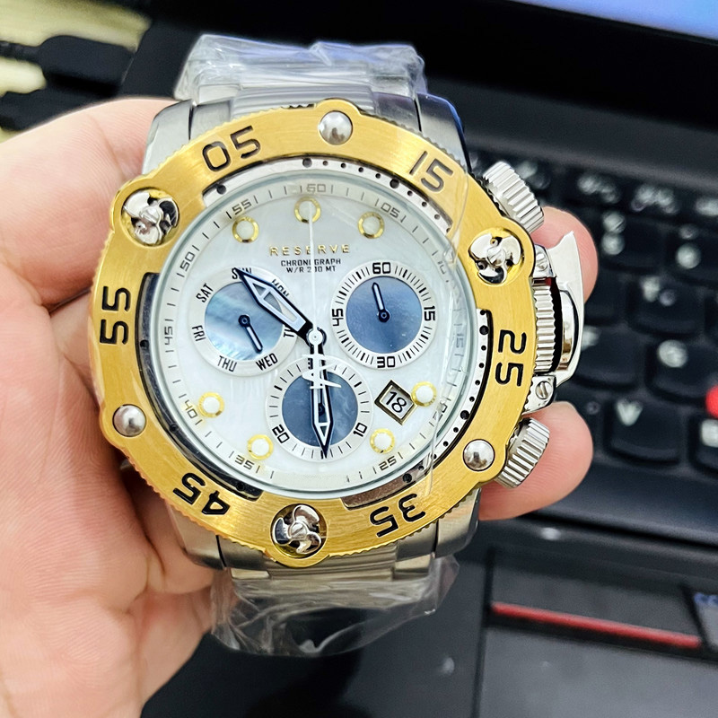Men's quartz sports watch INVICTO Reserve Bolt Zeus All hands can be operated Stainless steel large dial waterproof world time
Men's quartz sports watch INVICTO Reserve Bolt Zeus All hands can be operated Stainless steel large dial waterproof world time