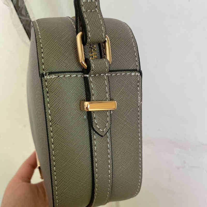 kurt gei Kurt Eagle Head Camera Bag Single Shoulder Messenger Small Square Bag Inventory Hardware Micro Defects 220715 J0HJ, Dark grey
kurt gei Kurt Eagle Head Camera Bag Single Shoulder Messenger Small Square Bag Inventory Hardware Micro Defects 220715 J0HJ, Dark grey
