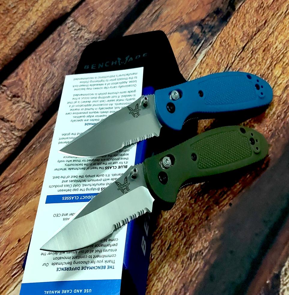 BENCHMADE 556SBLU blade 145CM steel Mrip Hawkbill folding knife serrated blue nylon handle smooth opening and closing very sharp 9608873
BENCHMADE 556SBLU blade 145CM steel Mrip Hawkbill folding knife serrated blue nylon handle smooth opening and closing very sharp 9608873