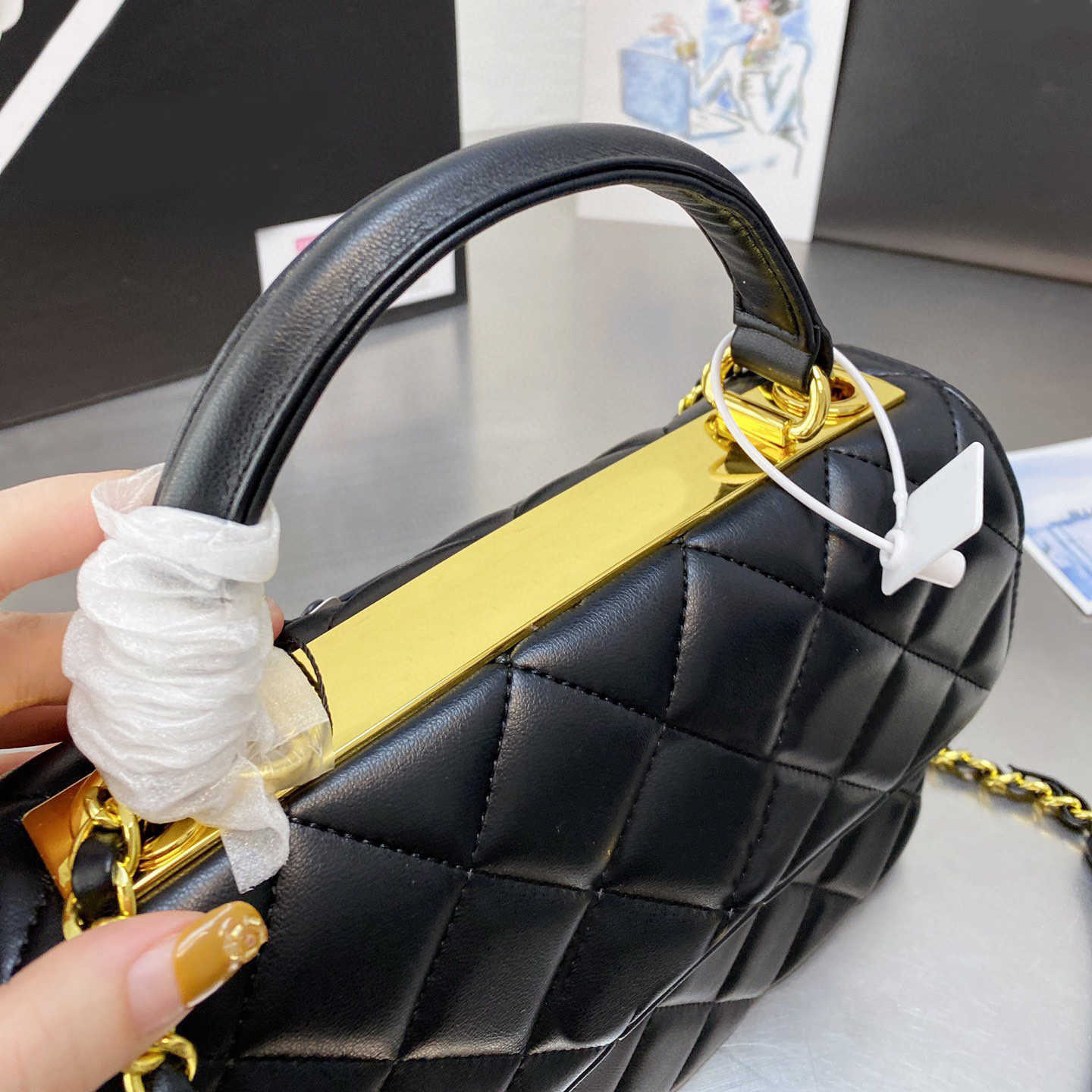 Evening Diamond Lattice bag totes Bags 2023 Metallic Lady Luxury Designer Fashion Shoulder Handbags Quality Women Wallets Artwork purse, No bags
Evening Diamond Lattice bag totes Bags 2023 Metallic Lady Luxury Designer Fashion Shoulder Handbags Quality Women Wallets Artwork purse, No bags