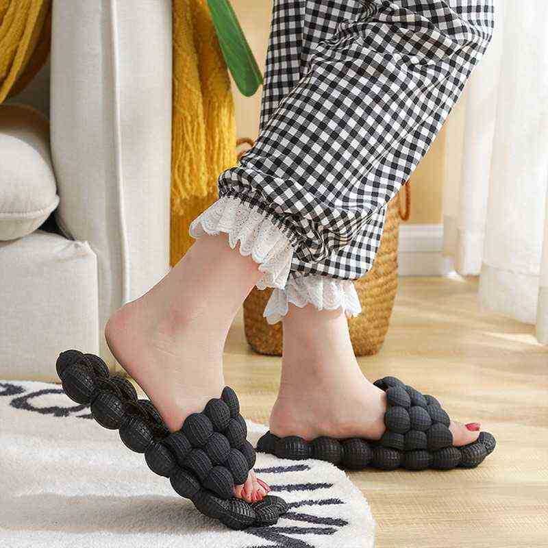 Summer New Slippers Bubble Ball Massage Sole Women Sandals Cozy Couples Bathroom Slides Indoor Outdoor AntiSlip Sandals Shoes J220716