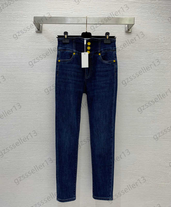 Jeans Womens Back Pocket Letter Logo Embroidery Denim Trousers Three Button High Waist Slim Stretch Tight Jean Pants Designer Brand Women Apparel 2 Colors 1970
Jeans Womens Back Pocket Letter Logo Embroidery Denim Trousers Three Button High Waist Slim Stretch Tight Jean Pants Designer Brand Women Apparel 2 Colors 1970