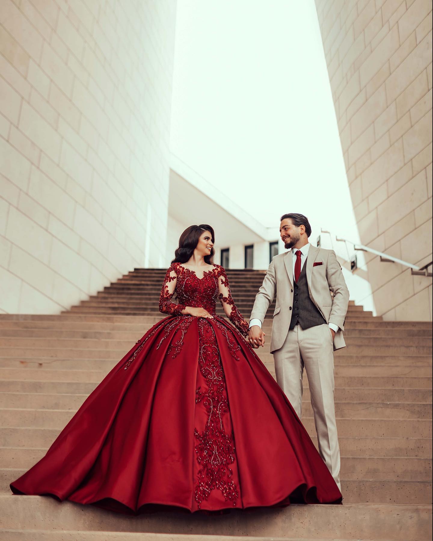 Red Beaded Ball Gown Dresses With Long Sleeves Appliques Sheer V Neck Bridal Gowns Satin Sweep Train Wedding Dress