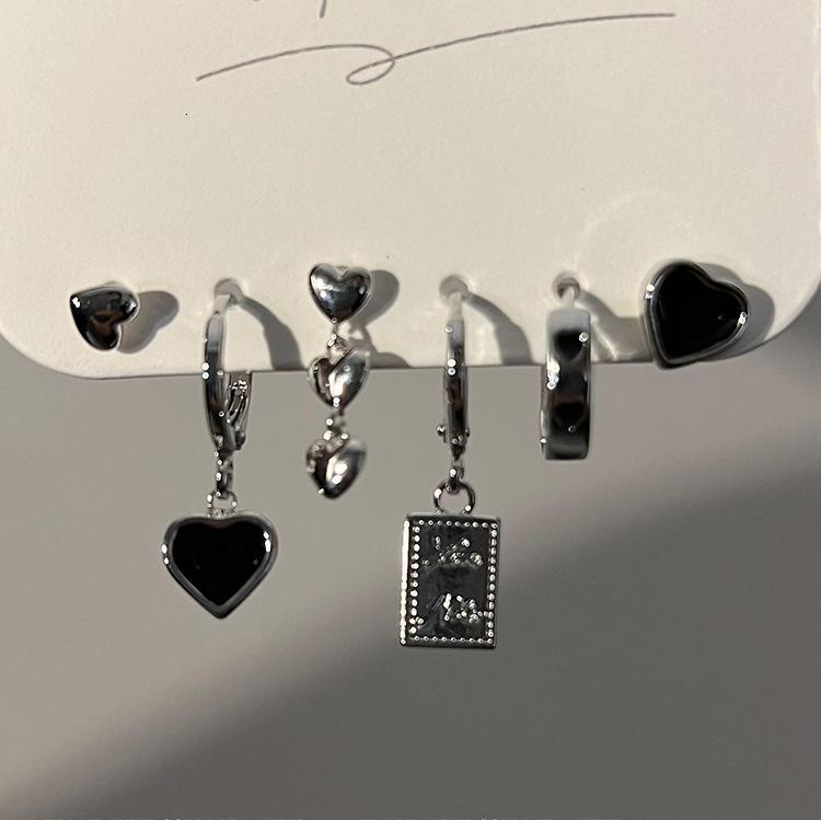 Charm 4PCSSET Silver Color Metal Tassel Chain Love Heart Earring Irregular Geometric Cherry Hoop Earrings for Women Gifts Jewelry Set 221119
Charm 4PCSSET Silver Color Metal Tassel Chain Love Heart Earring Irregular Geometric Cherry Hoop Earrings for Women Gifts Jewelry Set 221119