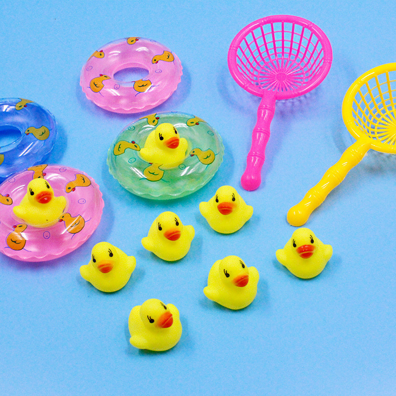 Bath Toys 5Pcs set kids Floating Mini Swimming Rings Rubber Yellow Ducks Fishing Net Washing Toddler Water Fun 221118
