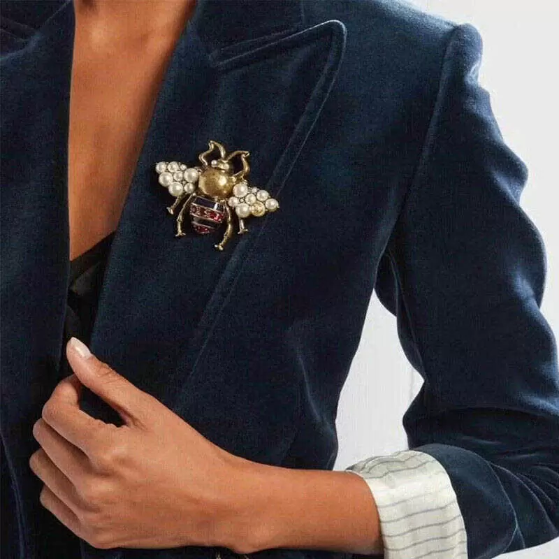 Retro Gold Color Rhinestone Bee Brooch Pin Pearl Flying Insect Brooches for Women and Men Honeybee Corsage Unisex Clothes Broach H1018