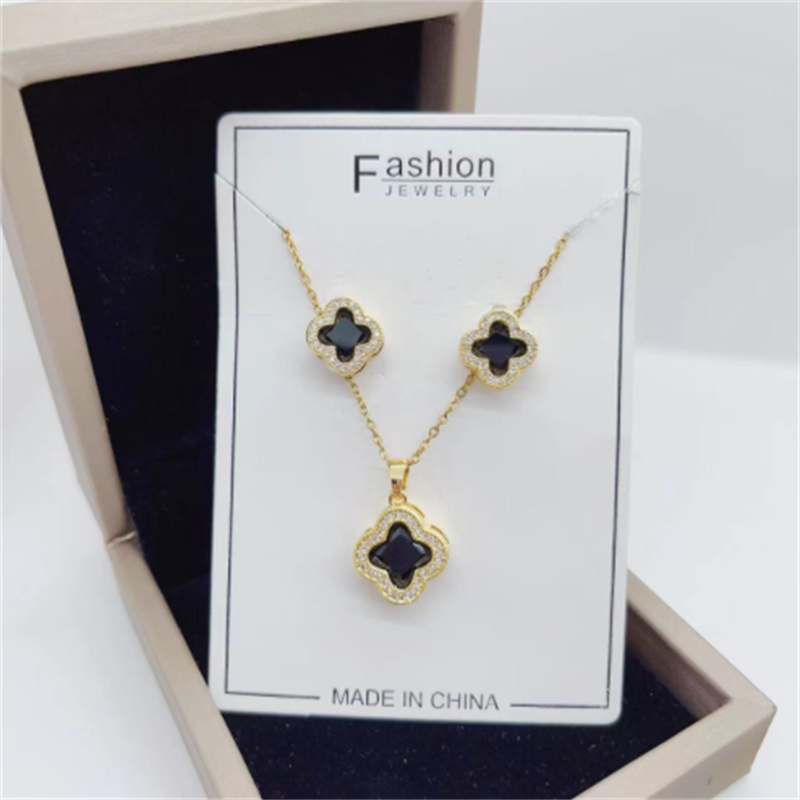 Luxury Design Necklace suit 18K Gold Plated Stainless Steel Necklaces Choker Chain Letter Pendant Fashion Womens Wedding Jewelry Accessories
Luxury Design Necklace suit 18K Gold Plated Stainless Steel Necklaces Choker Chain Letter Pendant Fashion Womens Wedding Jewelry Accessories