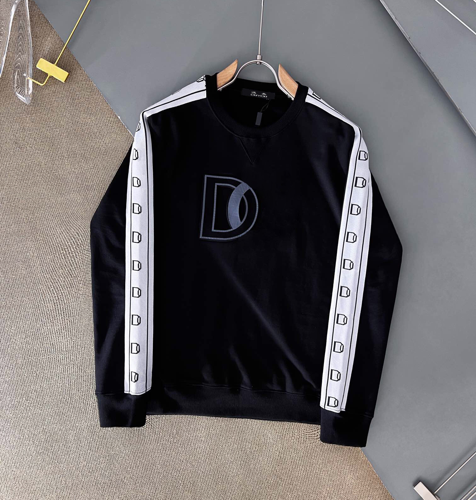 DUYOU Milano Hoodies Luxury Designer Men Hoody Women Sweatshirts Combed Cotton Print Sueter Hombre Heather Pullover Hoodies for Man DY036, Black
DUYOU Milano Hoodies Luxury Designer Men Hoody Women Sweatshirts Combed Cotton Print Sueter Hombre Heather Pullover Hoodies for Man DY036, Black