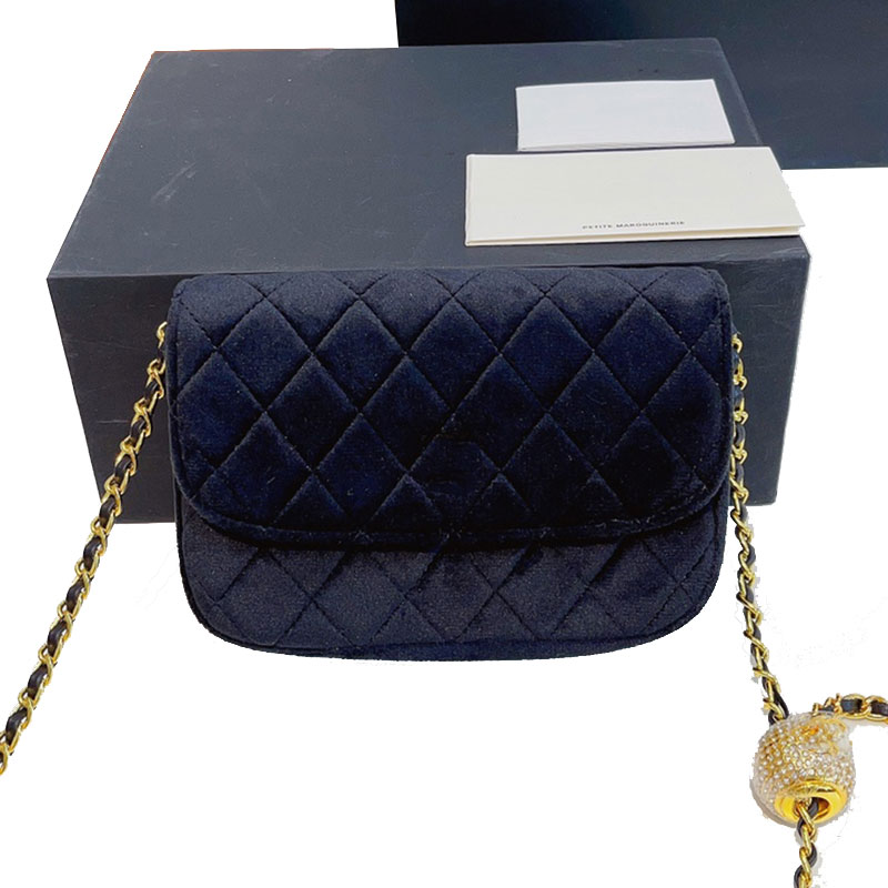 Classic Quilted Matelasse Mini Velour Flap Shoulder Bags France Brand Gold Hardware Chain Crossbody Bag Luxury Designer Diamond Golden Ball Bag Purse Wallet 17CM, Red
Classic Quilted Matelasse Mini Velour Flap Shoulder Bags France Brand Gold Hardware Chain Crossbody Bag Luxury Designer Diamond Golden Ball Bag Purse Wallet 17CM, Red