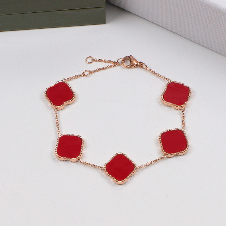 Classic Fashion Charm Tassel Bracelets 4Four Leaf Clover Designer Jewelry 18K Gold Bangle bracelet for women men Necklaces Chain elegant jewelery Gift
Classic Fashion Charm Tassel Bracelets 4Four Leaf Clover Designer Jewelry 18K Gold Bangle bracelet for women men Necklaces Chain elegant jewelery Gift