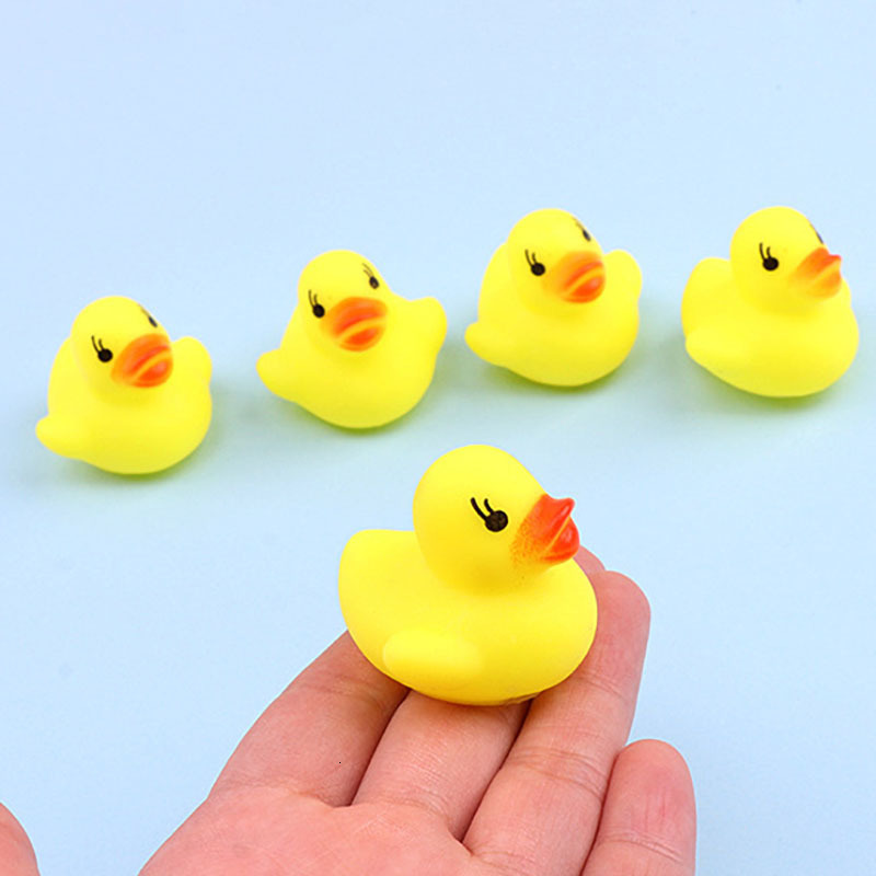 Bath Toys 5Pcs set kids Floating Mini Swimming Rings Rubber Yellow Ducks Fishing Net Washing Toddler Water Fun 221118