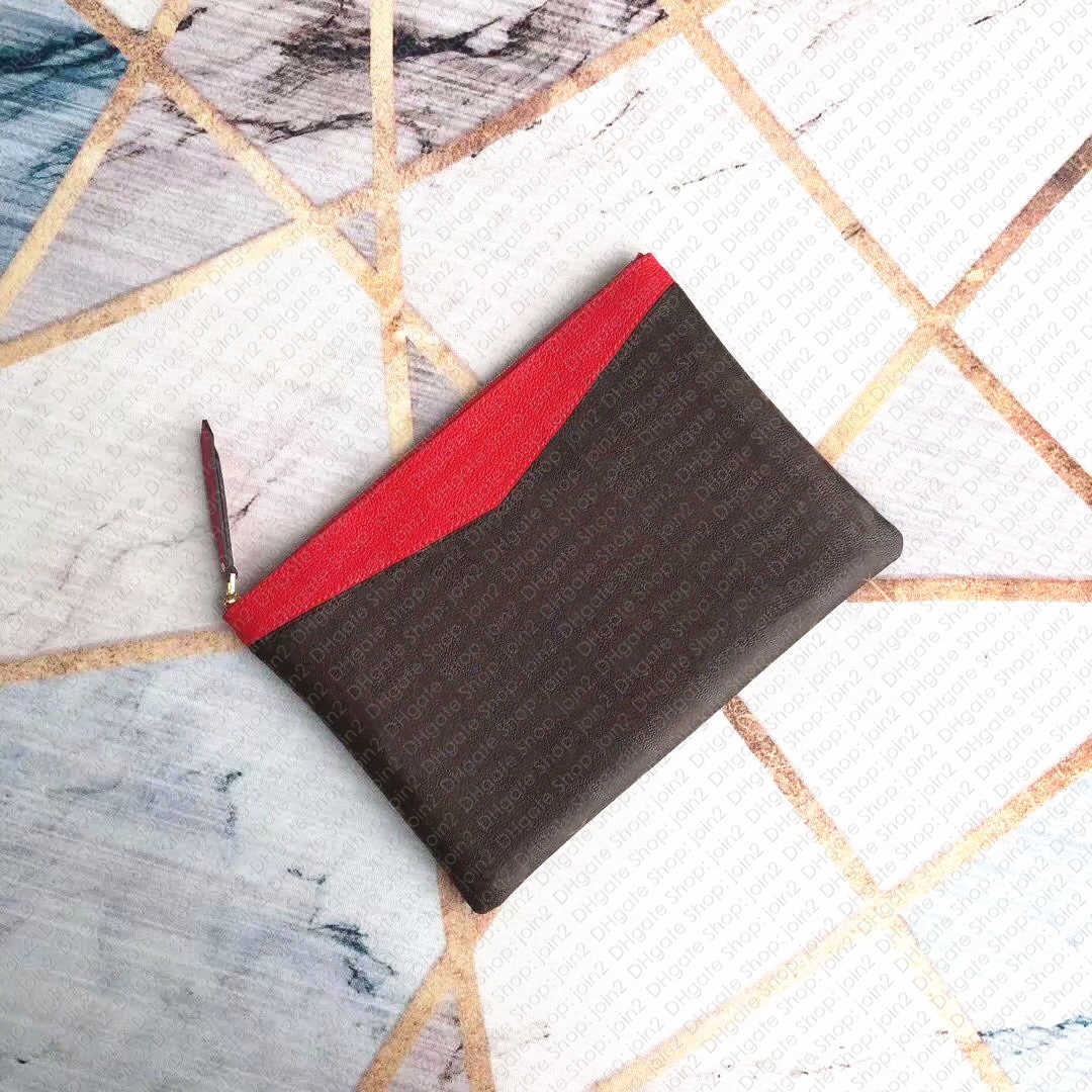 M62937 DAILY POUCH Designer Clutch Evening Phone Bag Mini Pochette Zippy Travel Toiletry Pouches Accessoires Document File Organizer Etui, Xred empreinte leather
M62937 DAILY POUCH Designer Clutch Evening Phone Bag Mini Pochette Zippy Travel Toiletry Pouches Accessoires Document File Organizer Etui, Xred empreinte leather