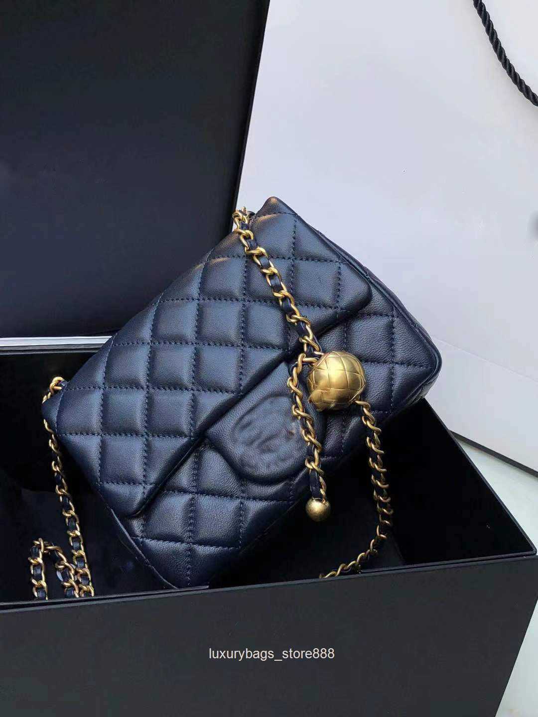 Store Clearance Wholesale Design Bags 95% Off 2023 Spring and Summer New Fashion Square Fat Man Diamond Lattice Small Ball Chain One Shoulder Diagonal, White
Store Clearance Wholesale Design Bags 95% Off 2023 Spring and Summer New Fashion Square Fat Man Diamond Lattice Small Ball Chain One Shoulder Diagonal, White