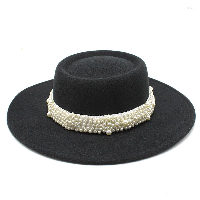 Berets Dome Pearl Fedora Hat Women's Classic 8.5CM Wide Brim Jazz Top Autumn And Winter Woolen Wholesale, Black
Berets Dome Pearl Fedora Hat Women's Classic 8.5CM Wide Brim Jazz Top Autumn And Winter Woolen Wholesale, Black