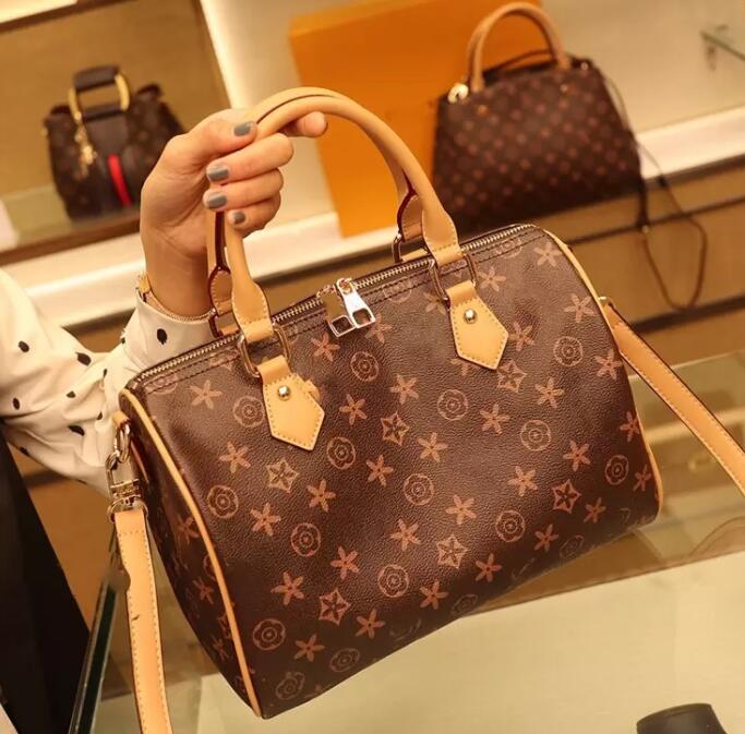 hot Women messenger bag Classic Style Fashion bags women bag Shoulder Bags Lady Totes handbags Speedy 35cm With Shoulder Strap Dust Bag 254, 123
hot Women messenger bag Classic Style Fashion bags women bag Shoulder Bags Lady Totes handbags Speedy 35cm With Shoulder Strap Dust Bag 254, 123