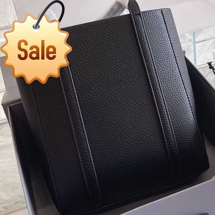 Luxury Designer Handbags Brand Name 2023 Fashion Texture Tote Bag Multifunctional Shoulder Bags Factory Direct Sales, Black trumpet
Luxury Designer Handbags Brand Name 2023 Fashion Texture Tote Bag Multifunctional Shoulder Bags Factory Direct Sales, Black trumpet