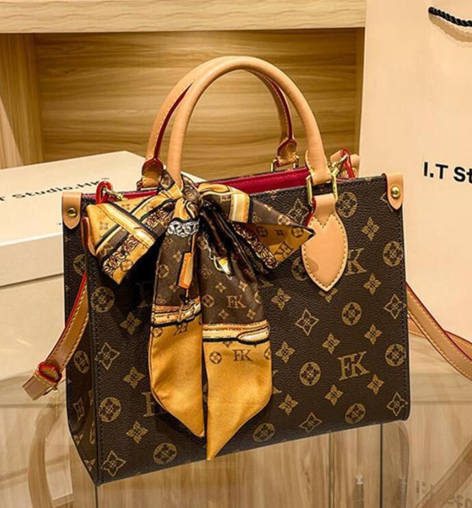Designers Handbag Luxurys handbags Evening Bags High Quality Ladies Chain Shoulder Bag Patent Leather Diamond Luxury Cross body la7563130, Red
Designers Handbag Luxurys handbags Evening Bags High Quality Ladies Chain Shoulder Bag Patent Leather Diamond Luxury Cross body la7563130, Red