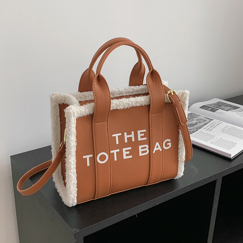 Fashion Women Winter Fluffy Totes Leather The Tote Bags Luxury Designer Black 28cm Meduim M Handbags Leathers Cross Body Hot Shoulder Bag With Long Strap Purses Lady