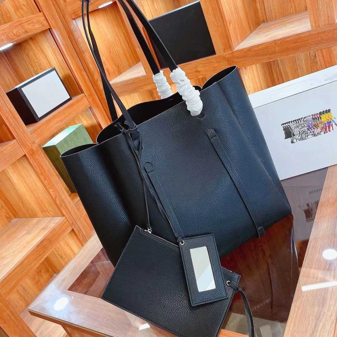 Women's Luxury Designer Handbags Shoulder Bags Crossbody bag Tote 2023 Fashion All-in-one Shopping Bag Multifunctional Black and White Tote Bags Factory Direct Sales
Women's Luxury Designer Handbags Shoulder Bags Crossbody bag Tote 2023 Fashion All-in-one Shopping Bag Multifunctional Black and White Tote Bags Factory Direct Sales