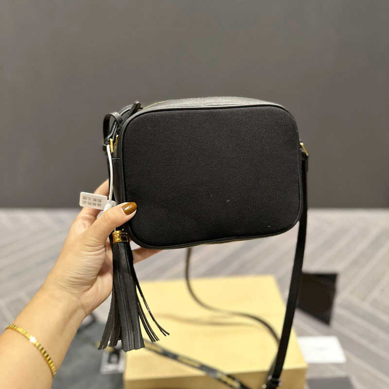 Evening Bags the Camera Bag Designer Shoulder Women Hands Luxury Shopping Hand Flap Fashion Crossbody s Purses 221017, Red--23*16cm
Evening Bags the Camera Bag Designer Shoulder Women Hands Luxury Shopping Hand Flap Fashion Crossbody s Purses 221017, Red--23*16cm