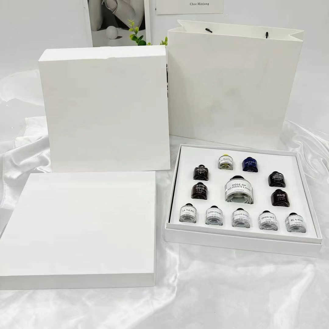 Unseix Men Fragrance Set Byredo Rose Of No Man'S Land Intense Scent Fragrant 10ml And 30ml 3pcs 4pcs 5pcs Set Free Ship Highest quality M
Unseix Men Fragrance Set Byredo Rose Of No Man'S Land Intense Scent Fragrant 10ml And 30ml 3pcs 4pcs 5pcs Set Free Ship Highest quality M