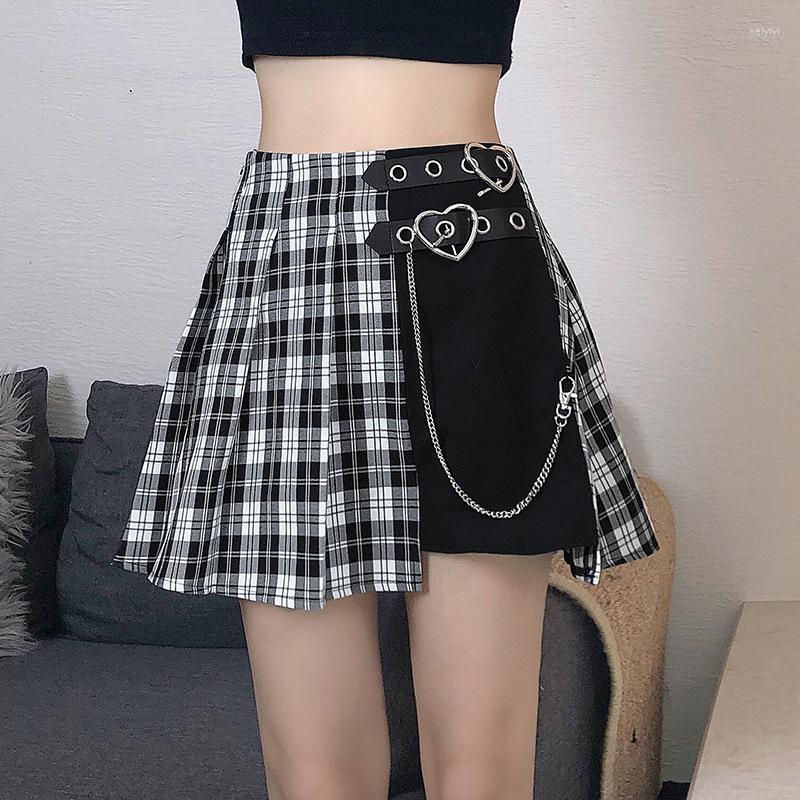 Skirts Summer Sexy Black And White Plaid Short Women High Waist Mini Skirt With Metal Chain Heart Belt
Skirts Summer Sexy Black And White Plaid Short Women High Waist Mini Skirt With Metal Chain Heart Belt
