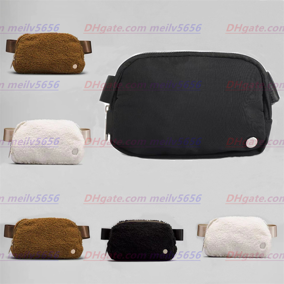Top classicbelt bags fanny pack designer classic bum chest yoga bags bumbag nylon Wool cloth with soft nap womens men shoulder cross body waist bag, Leopard grain
Top classicbelt bags fanny pack designer classic bum chest yoga bags bumbag nylon Wool cloth with soft nap womens men shoulder cross body waist bag, Leopard grain