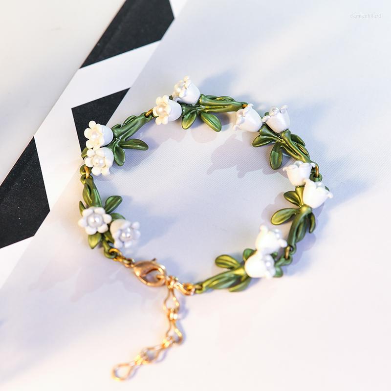 Charm Bracelets Vanssey Fashion Jewelry Plant Flower Lily Of Vally Natural Pearl Bracelet Party Wedding Accessories For Women 2022
Charm Bracelets Vanssey Fashion Jewelry Plant Flower Lily Of Vally Natural Pearl Bracelet Party Wedding Accessories For Women 2022