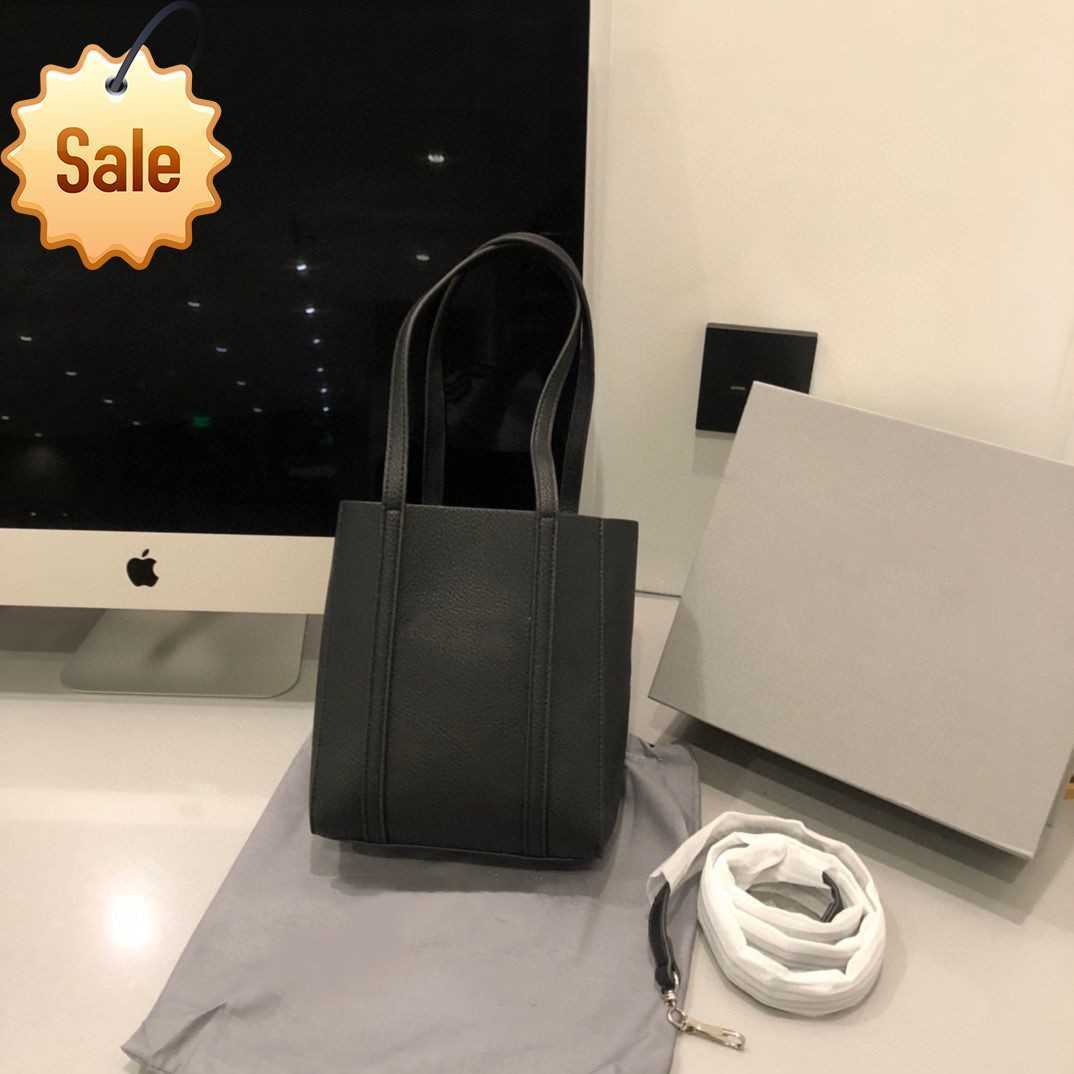 Women's Luxury Designer Handbags New Fashion Multifunctional Tote Shoulder Bags with Textured Leather for a High Look Factory Direct Sale, Black small
Women's Luxury Designer Handbags New Fashion Multifunctional Tote Shoulder Bags with Textured Leather for a High Look Factory Direct Sale, Black small