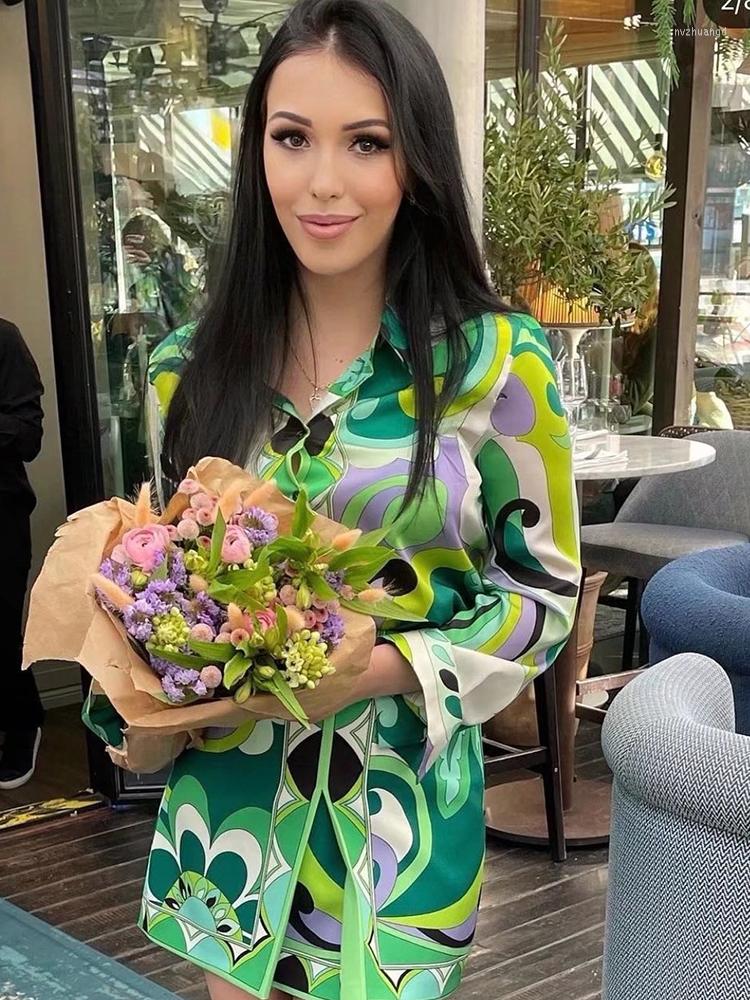 Women's Blouses Shirts Fashion Print Green Shirt Tops 2022 Elegant Chic Youth Women Casual Street Ladies
Women's Blouses Shirts Fashion Print Green Shirt Tops 2022 Elegant Chic Youth Women Casual Street Ladies