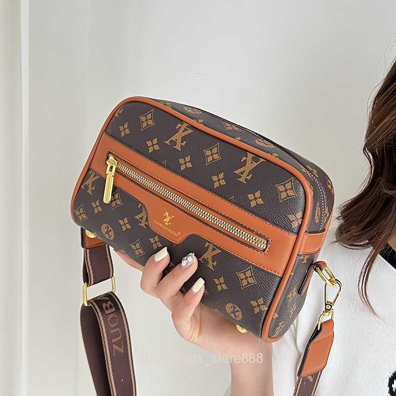 Store Clearance Wholesale Design Bags 95% Off Small Women's Versatile New 2023 Fashion Single Shoulder Messenger Printed Square, White
Store Clearance Wholesale Design Bags 95% Off Small Women's Versatile New 2023 Fashion Single Shoulder Messenger Printed Square, White
