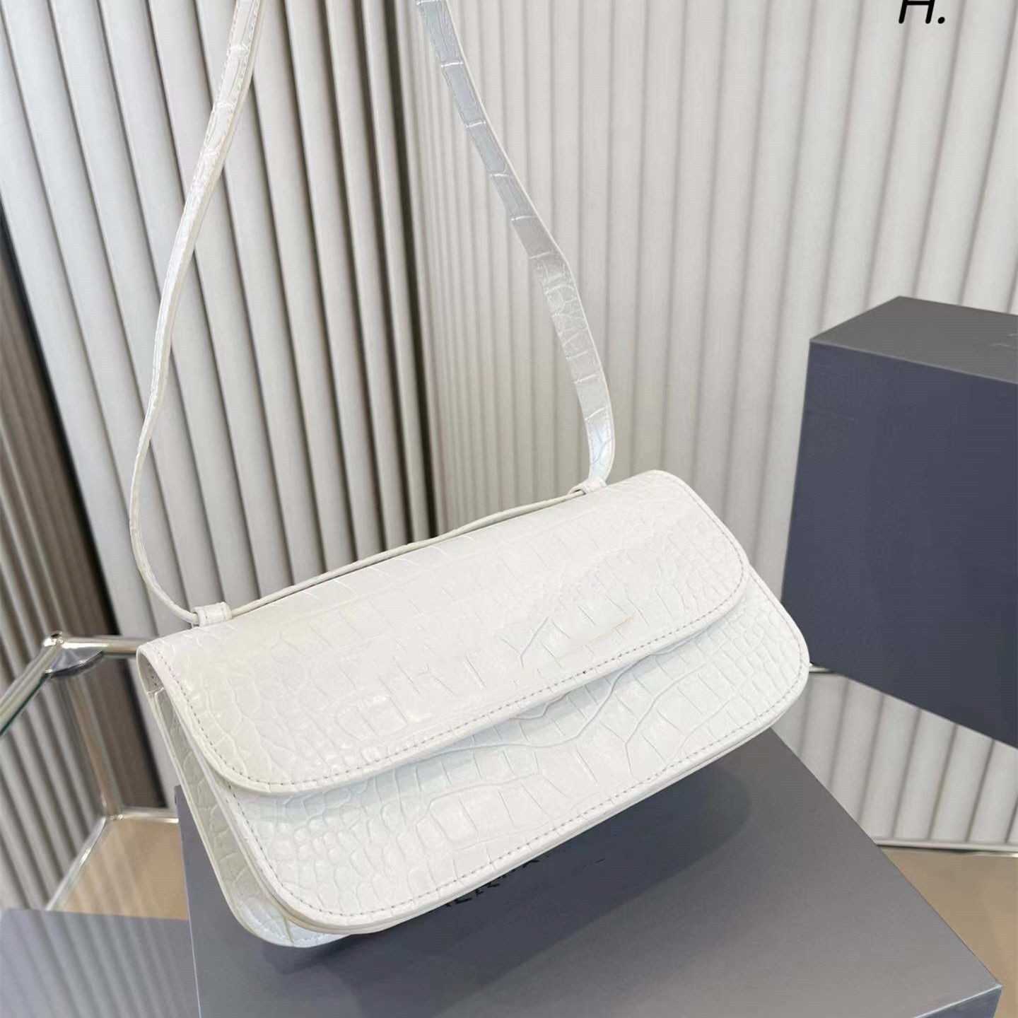 Women's Luxury Designer Shoulder Bags Crossbody bag Tote 2023 New High Quality Print Fashion Single Messenger packet Factory Direct Sales, Black
Women's Luxury Designer Shoulder Bags Crossbody bag Tote 2023 New High Quality Print Fashion Single Messenger packet Factory Direct Sales, Black